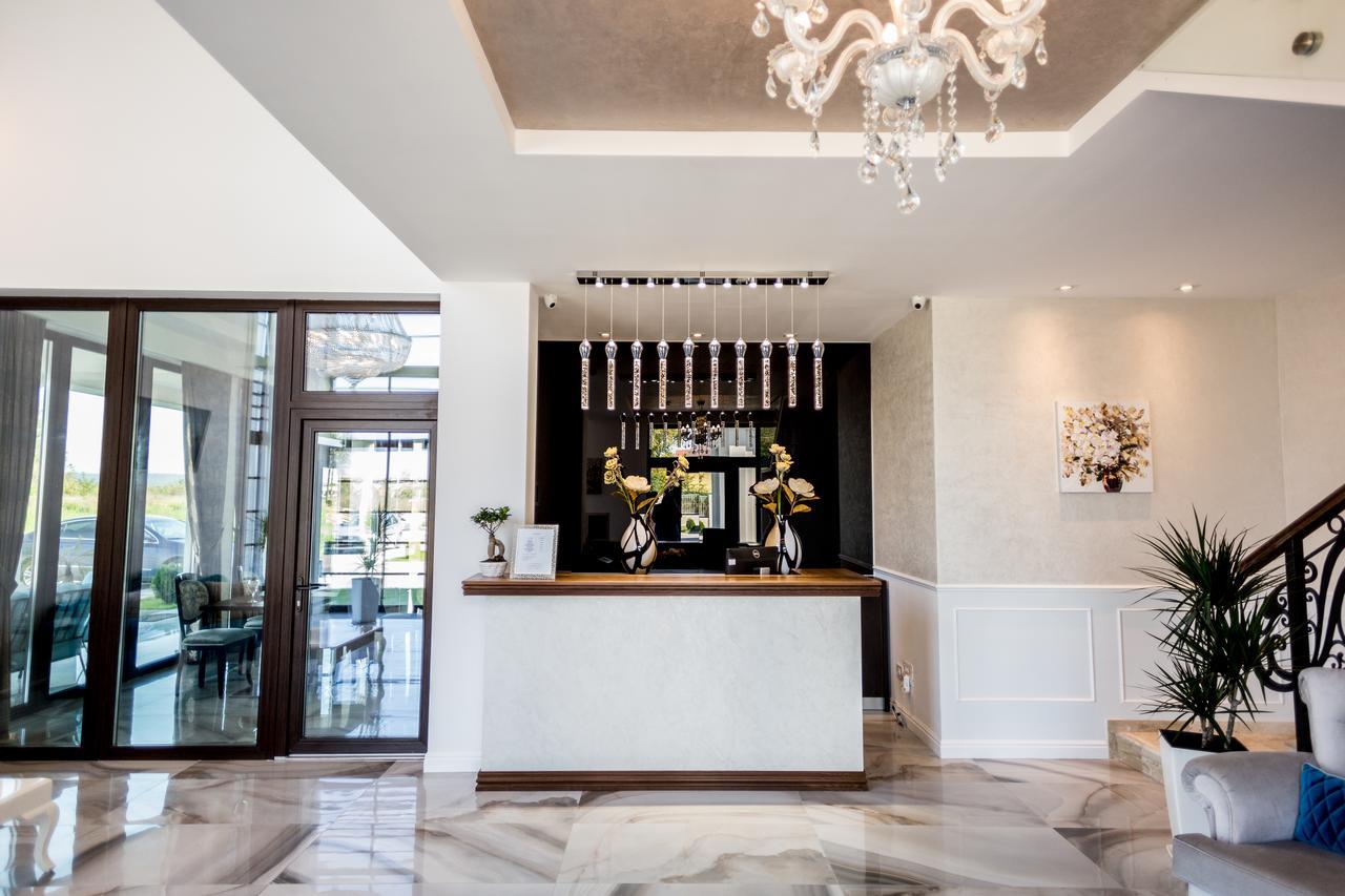 J'Adore Boutique Hotel لوغوج المظهر الخارجي الصورة