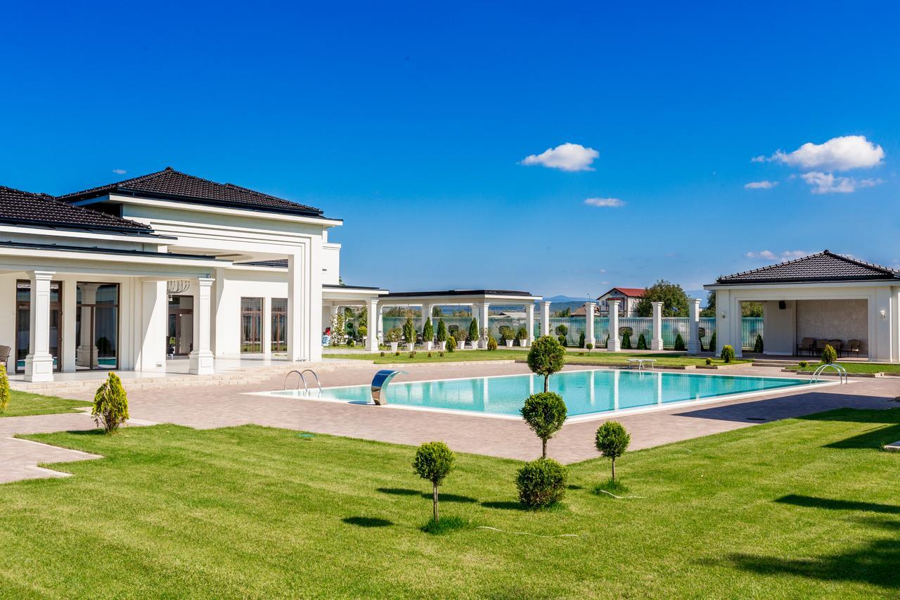 J'Adore Boutique Hotel لوغوج المظهر الخارجي الصورة